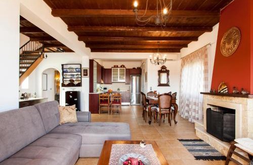 Rodhia Villa | Panorama Traditional House With Private Pool