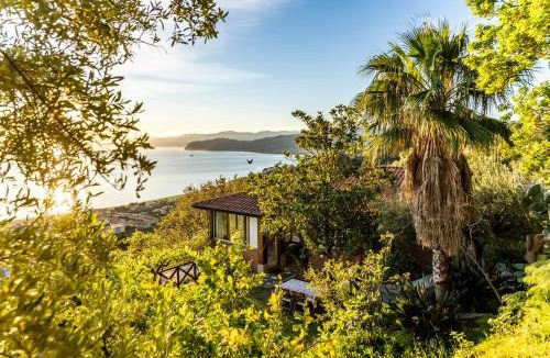 San Giorgio Ski Chalet | Panoramic Sea view Cosy sicilian house with garden