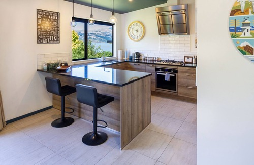 Christchurch District House | Panoramic Views from Spacious New Beach House in Christchurch's Cass Bay