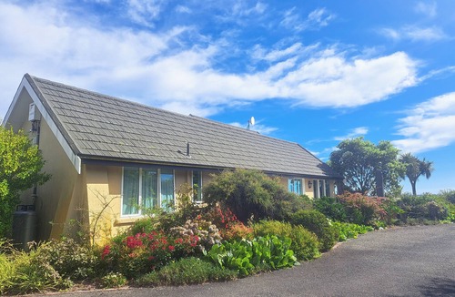 Brightwater Cottage | Panoramic views, Swimming Pool, Exceptional Cottage