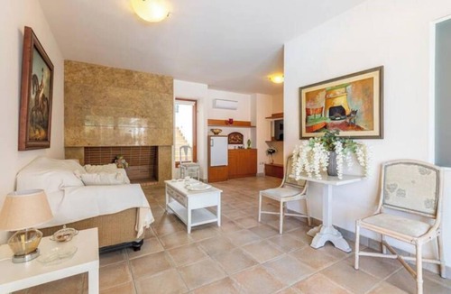 Rodhia House | Pantanassa Palm Tree Mansion