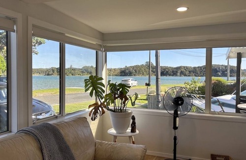 Ngunguru House | Papaka Sunsets - On the rivers shore