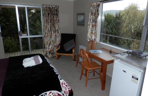 Papatowai Hotel | Papatowai Kereru Cabin