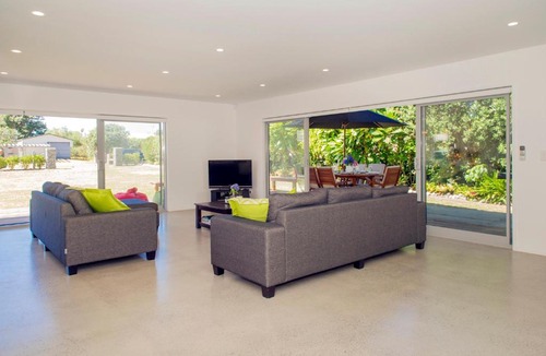 Pauanui House | Paradise at Pauanui - Pauanui Holiday Home