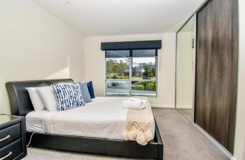 Clarence Point House | Paradise Point - Entire home in Clarence Point, Tasmania Australia, 10 guests 7 bedrooms 7 beds 3 baths