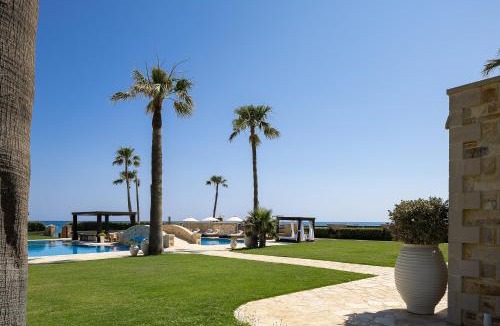 Kavros Villa | Paralia Beachfront Residence