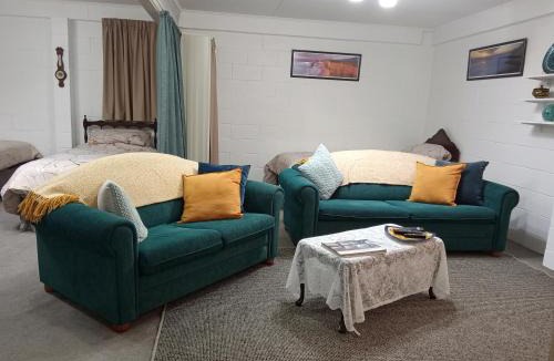 Feilding House | Park View 'Home Away From Home'