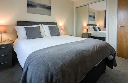 Rosyth Apartment | Parkgate 2 bed, private parking, Rosyth M90