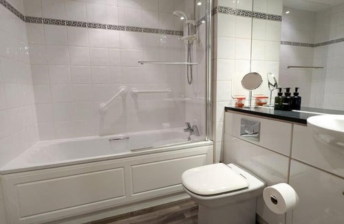 Rosyth Apartment | Parkgate 2 bed, private parking, Rosyth M90