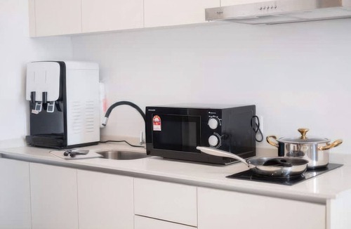 Kampung Pantai Dalam Condo | Parkview Botanical Suites