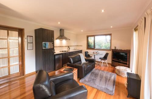 Kingborough Apartment | Parnella Kettering