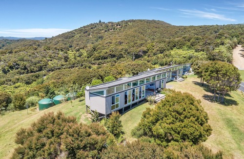 Russell House | Paroa Bay Chalets - Te Whare Kereru