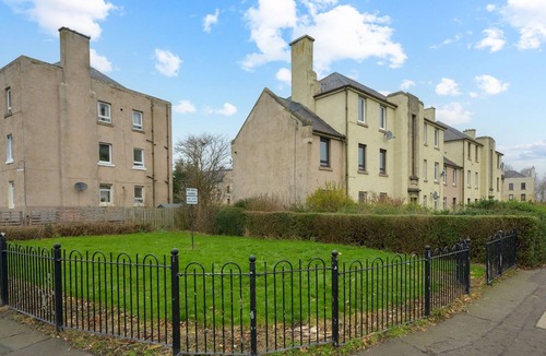Restalrig Apartment | Pass the Keys | 1-Bedroom Edinburgh Flat Near Arthur’s Seat