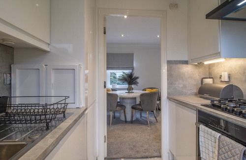 Newton Mearns Apartment | Pass the Keys | Beautiful Maisonette SW Glasgow