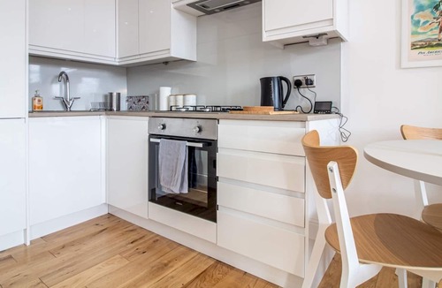 Partick Apartment | Pass the Keys | Modern 1BR Apartment in Heart of West End