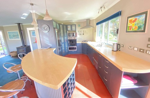 Patons Rock Villa | Paton's Beachfront Villa