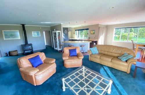 Patons Rock Villa | Paton's Beachfront Villa