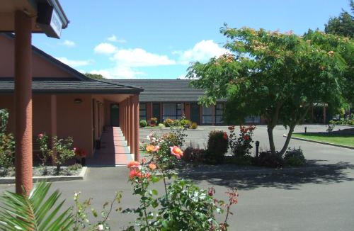 Palmerston North Hotel | Pavilion Motel & Conference Centre