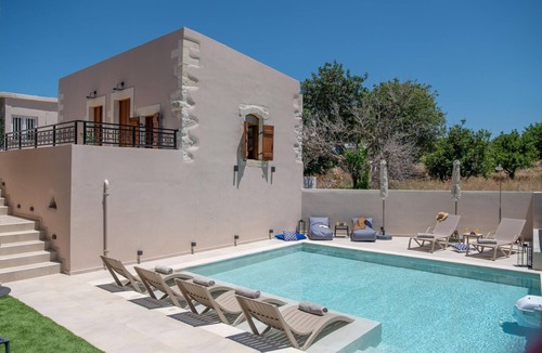 Damavolos Villa | Pavlina Villa, a hidden gem with heated pool!