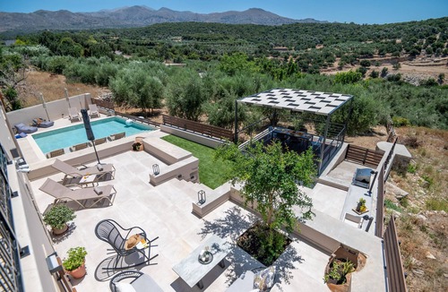 Damavolos Villa | Pavlina Villa, a hidden gem with heated pool!