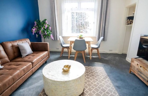 Dundee Apartment | Peaceful 2-Bed Apartment with Free Parking & River Tay Views