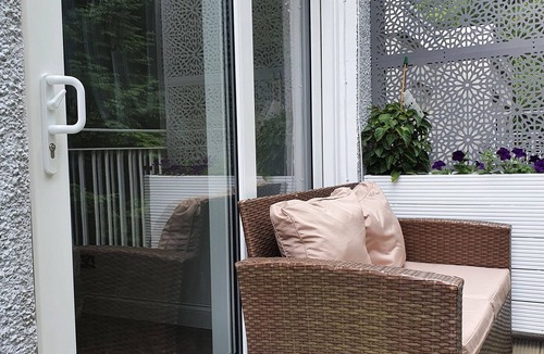 Blanefield Apartment | Peaceful 3 bedroom flat with large private balcony by West Highland Way