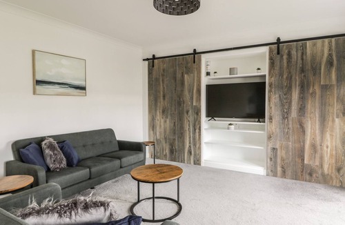 Irvine Apartment | PEACEFUL HARBOURSIDE FLAT, family friendly in Irvine