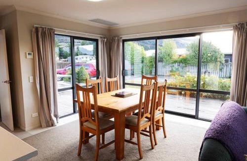 Lake Hawea House | Peaceful Hawea Escape