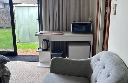 Omokoroa Bed & Breakfast | Peaceful Ōmokoroa Studio Unit — close to Omokoroa Golf Course