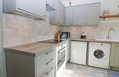 Gattonside Cottage | PEAR COTTAGE - PRIORWOOD GARDEN, pet friendly in Melrose