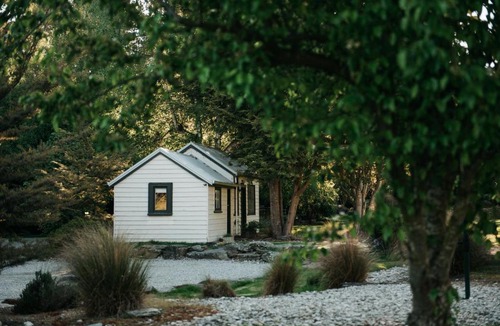 Dalefield House | Pear Tree Cottage l Country Luxury l Hot Tub l 15 Guests