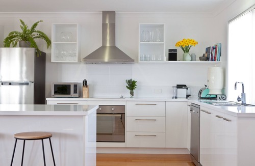 Hawley Beach House | Pearl Hawley Beach | Bright Modern Beach House | Perfect for Families + Friends