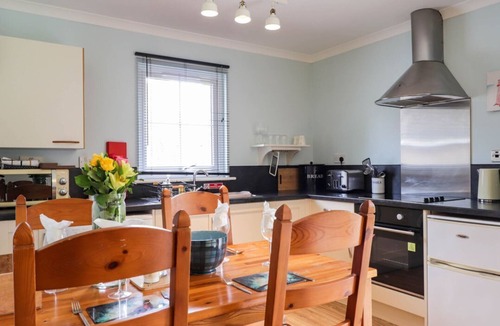 Strathpeffer Cabin | Pebbles Cottage, Strathpeffer