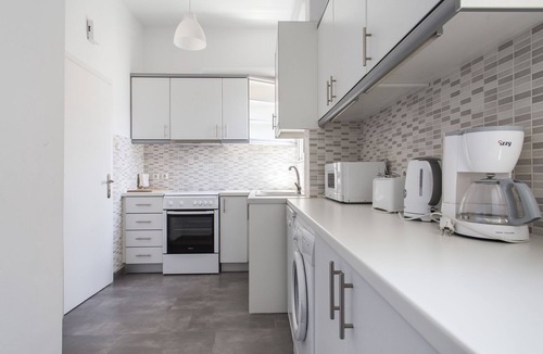 Attiki Apartment | Pedion Areos Park 4 - Metro in 40m - 2 bedr-6th floor penthouse, Athens Center