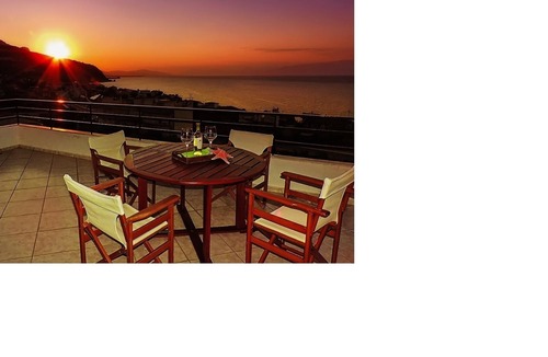 Paralia Platanou House | Peloponissos Silver House