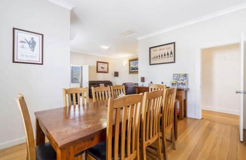 Invermay House | Penfold Cottage CBD Launceston Invermay