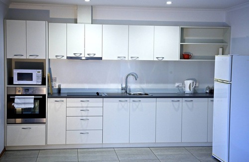 Penguin Apartment | Penguin Beachfront Apartments