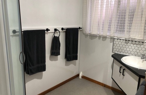 Mooreville House | Penguin by the Sea Accommodation - Burnie Tasmania Australia