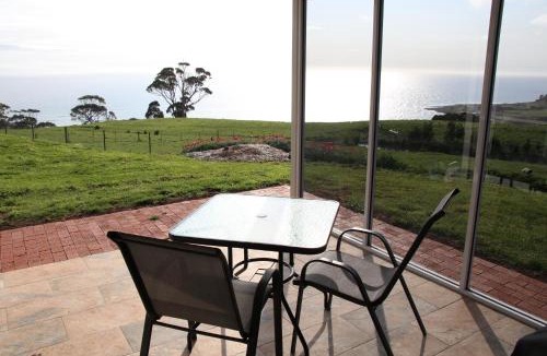 Central Coast Council House | Penguin Seaside Farm