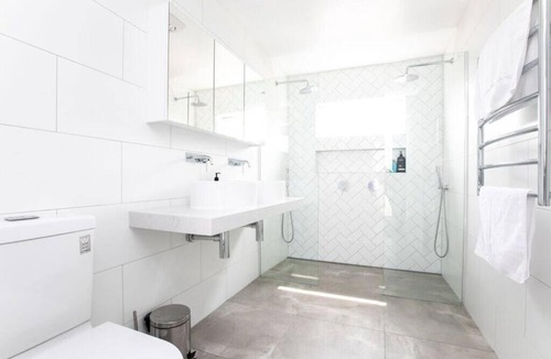 Newstead Apartment | Perfect for Families and Groups With Views + Wi-Fi