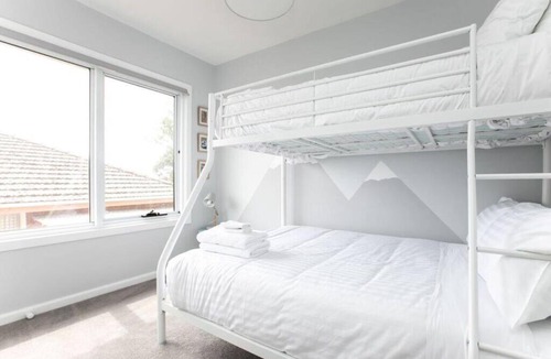 Newstead Apartment | Perfect for Families and Groups With Views + Wi-Fi