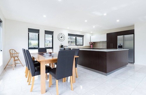 Norwood House | Perfect for groups and large families Sleeps 12