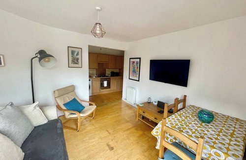 North West Apartment | Perfect Location in Heart of Glasgow West End! - Pass the Keys
