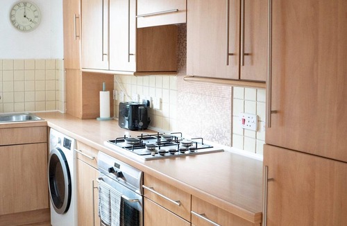 North West Apartment | Perfect Location in Heart of Glasgow West End! - Pass the Keys