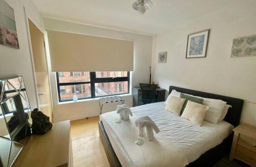 North West Apartment | Perfect Location in Heart of Glasgow West End - Pass the Keys