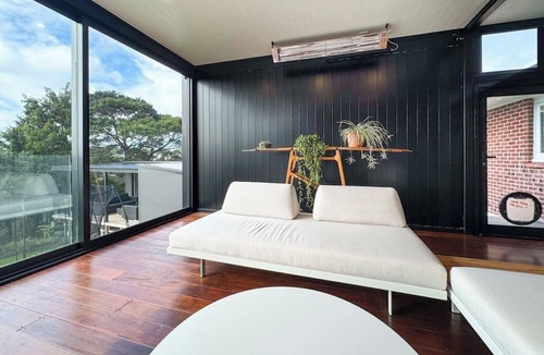 Te Atatu Peninsula House | Perfect Peninsular Location - 3 BR family home.