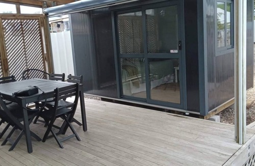 Raglan Cabin | “Perfectly Placed for Peace, Coffee, and the Coast”