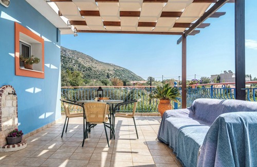 Valerianos Apartment | Pet-Friendly Apartment "Efrosyni apartment" with Mountain View, Garden & Wi-Fi