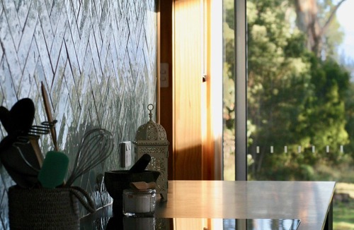 Alonnah House | Pet friendly beach/nature re-set for couples