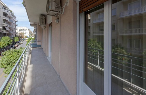Platia Viktorias Apartment | Phaedrus Living: Athens Metsovou Residence